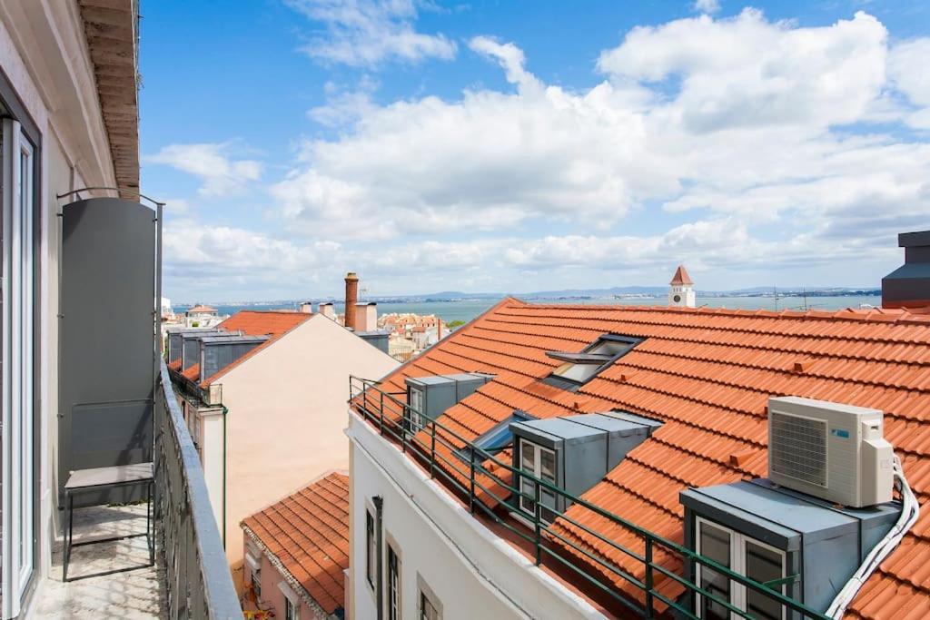 Bica Lux Secret Terrace 2-bedroom * Lisboa